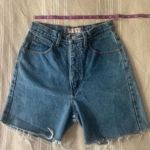 SOLD ❌ Vintage Guess High Waist Denim Shorts